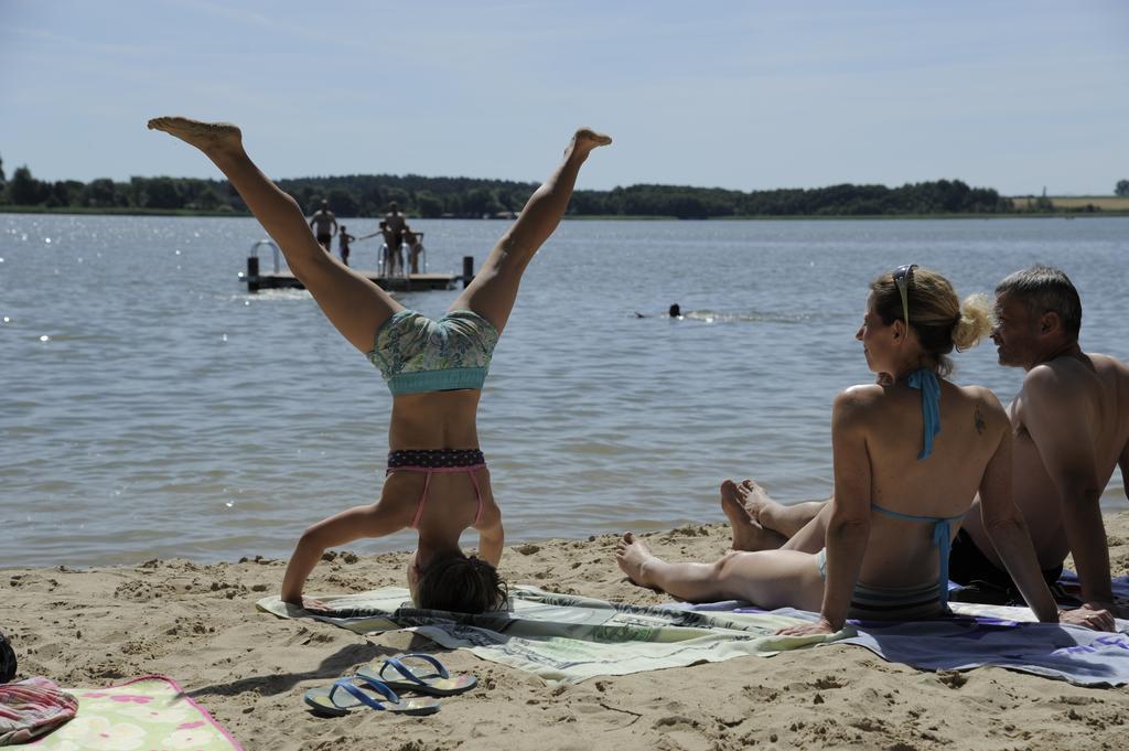 Camping-Und Ferienpark Havelberge Gross Quassow エクステリア 写真